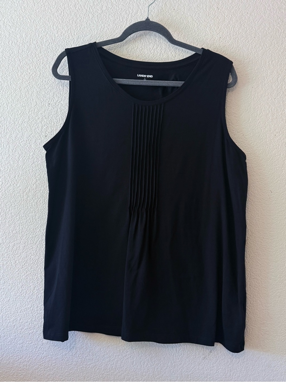 Lands' End Black Sleeveless Pintuck Tank 0287